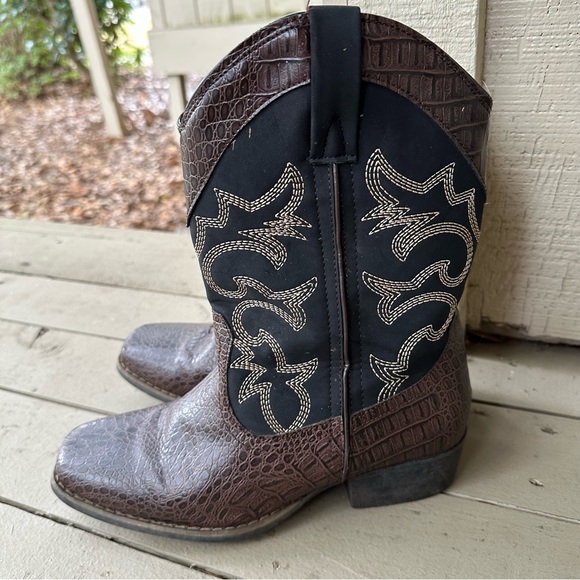 Women’s Rodeo Ropers Cowboy Boots - Picture 4 of 6